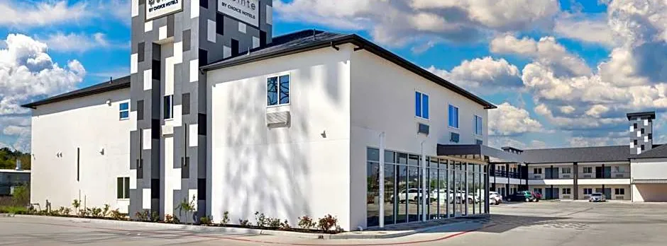Clarion Pointe Spring - Houston North