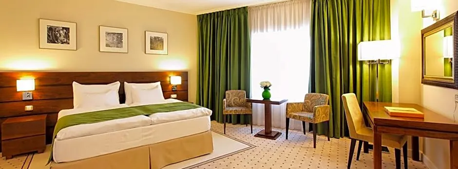 Capital Plaza Hotel