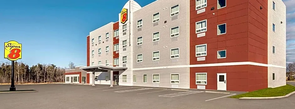 Super 8 by Wyndham Thompson