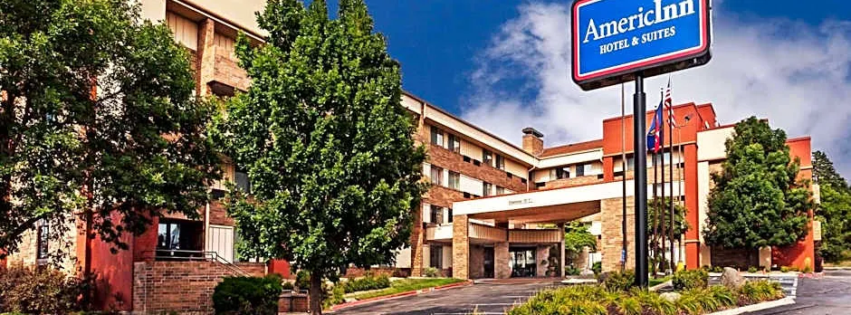 AmericInn by Wyndham Omaha