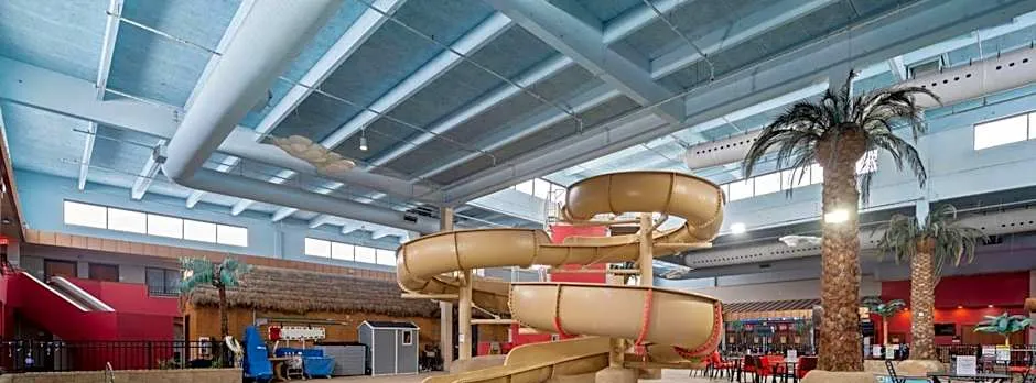 Ramada by Wyndham Sioux Falls Airport - Waterpark & Event Center