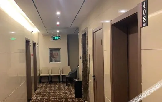 Pai Hotel (Pingshan Lushan railway station store)