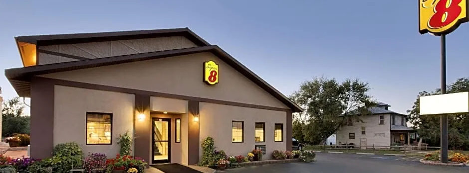Super 8 by Wyndham Wall