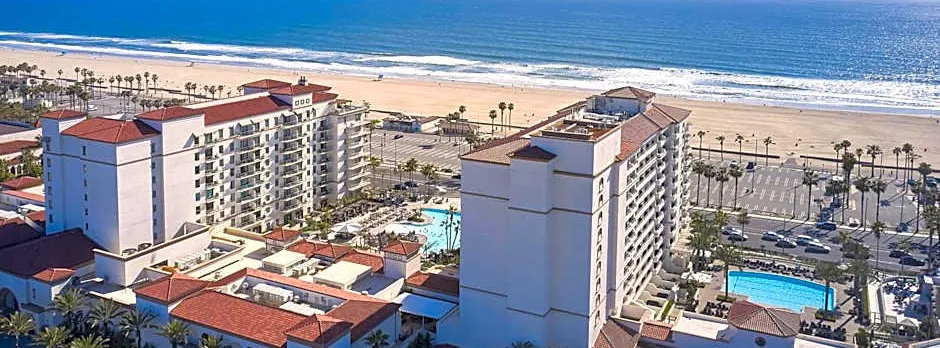 The Waterfront Beach Resort, A Hilton Hotel