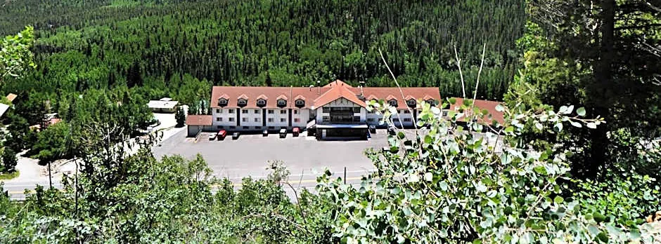 Monarch Mountain Lodge