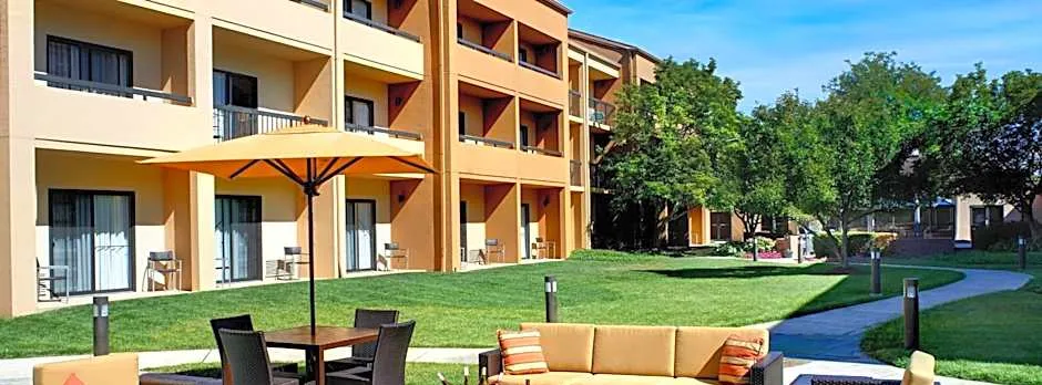 Courtyard by Marriott Toledo Airport Holland