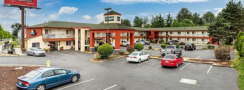 Days Inn by Wyndham Federal Way