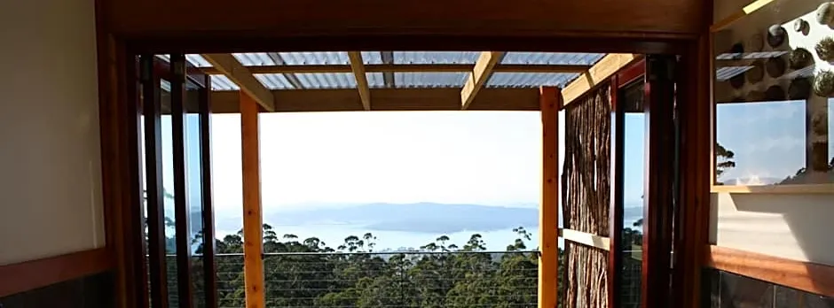 Woodbridge Hill Hideaway