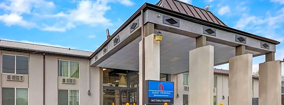 Motel 6 Indianapolis IN
