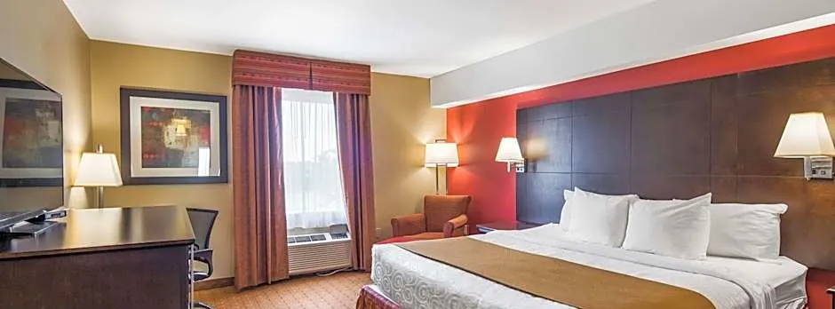 Best Western Plus Bowmanville