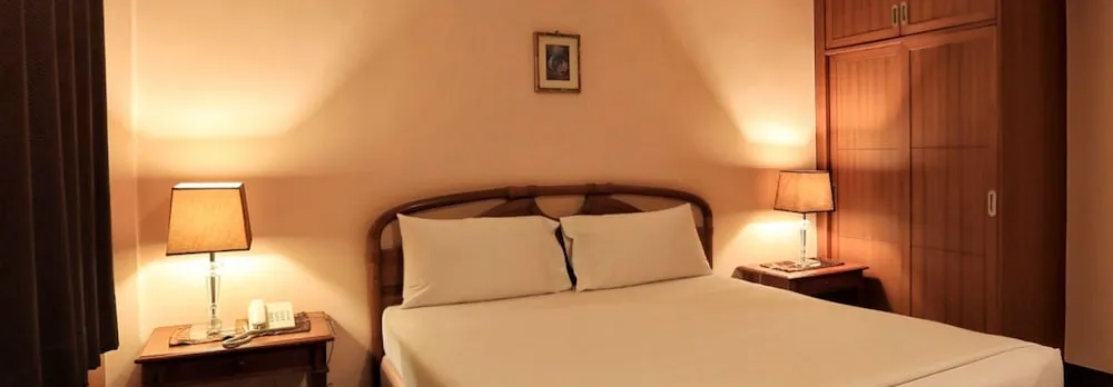 Travel Lodge Suriwongse - Adult only