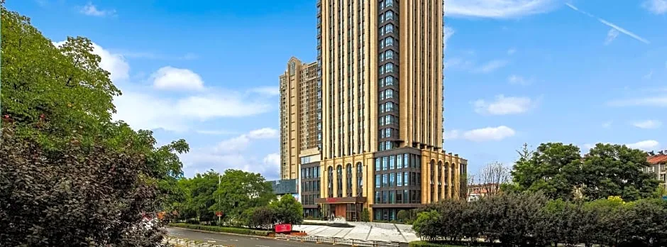 Ramada Plaza by Wyndham Wuhan Huangpi