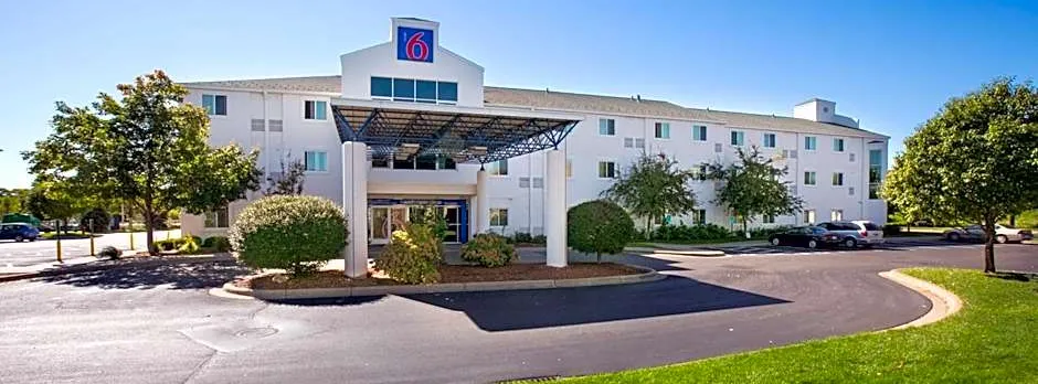 Motel 6-Brooklyn Center, MN - Minneapolis