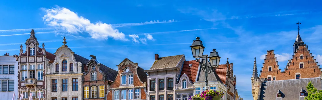 Self guided tour with interactive city game of Antwerp