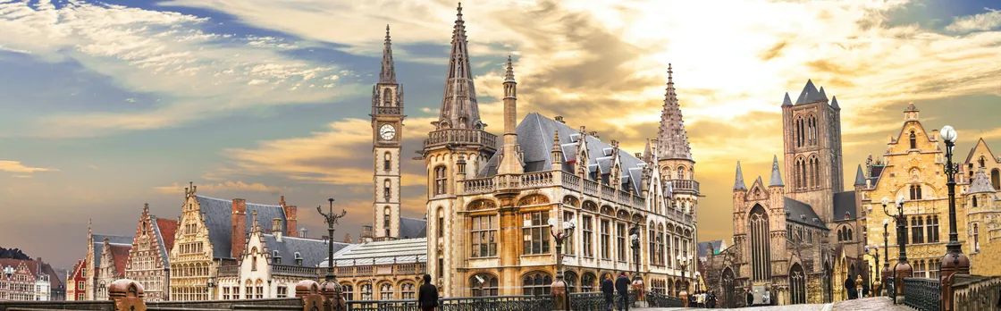 Self guided tour with interactive city game of Ghent
