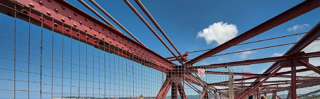 Biscay Bridge, Gaztelugatxe and txakoli tasting small group tour