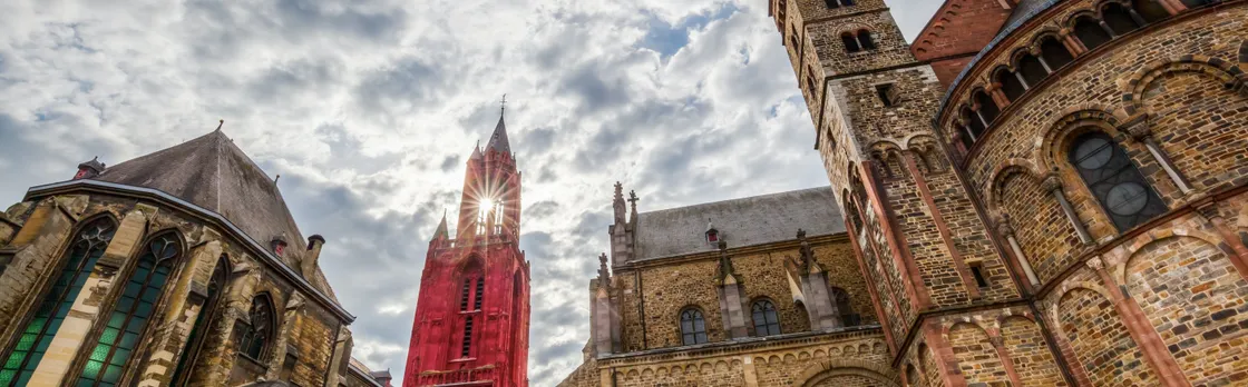 Self guided tour with interactive city game of Maastricht