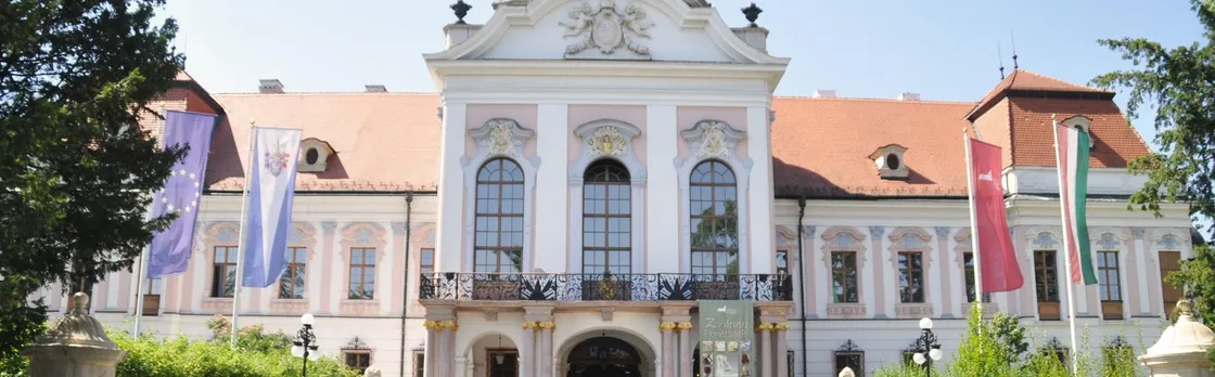 Half-day tour to Princess Sissi's Gödöllő royal palace from Budapest