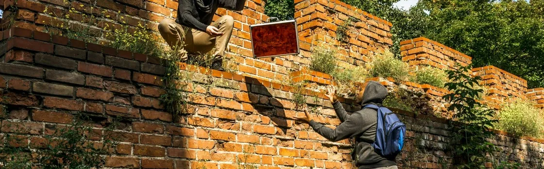 Interactive spy-themed city game with host-guide in Poznań Old Town