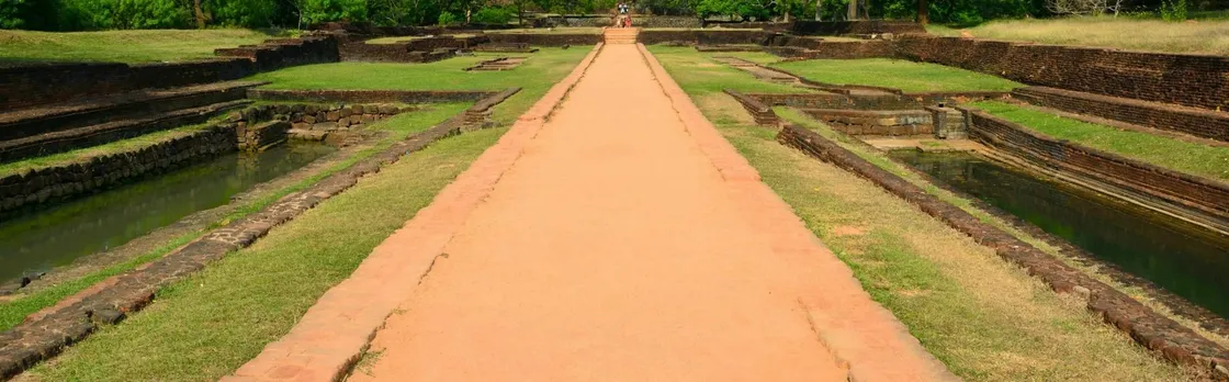 Sigiriya Lion Rock and Dambulla Cave Temple tour in Sri Lanka
