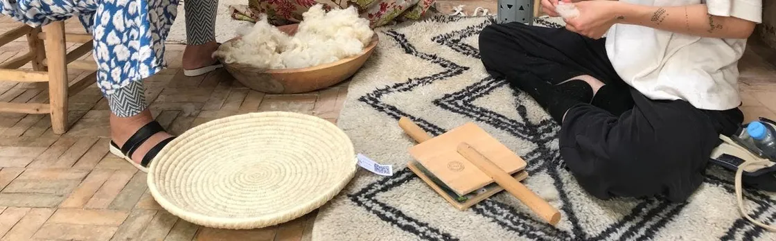 Fez experience in wool spinning workshop