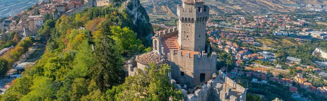 San Marino small group guided tour with 7 museums and towers pass