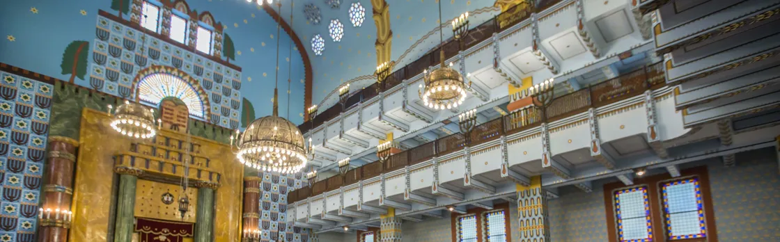 Jewish cuisine and cultural walk in Budapest