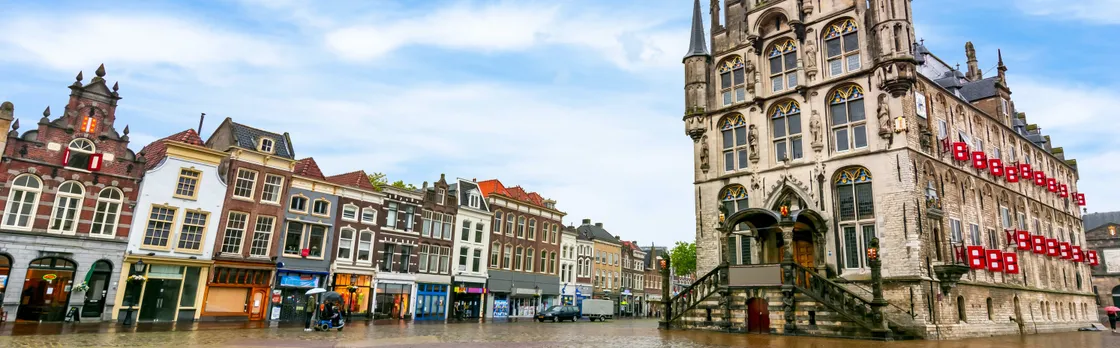 Self guided tour with interactive city game of Gouda