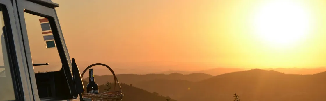 Sintra sunset 4x4 tour with Port wine and traditional snacks