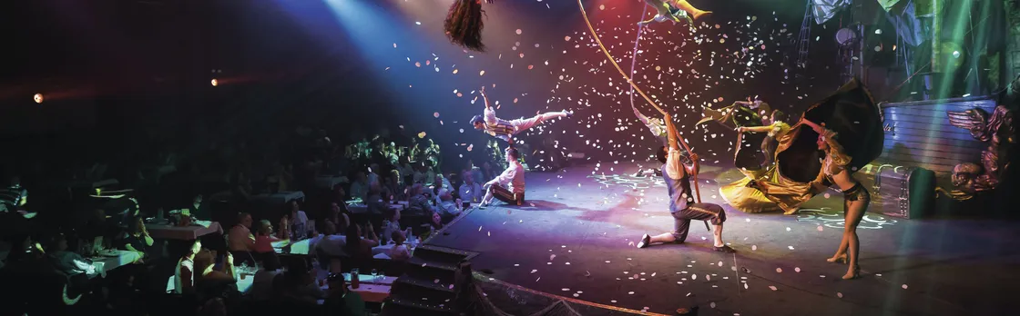 Pirates adventure dinner show in Majorca with transfer