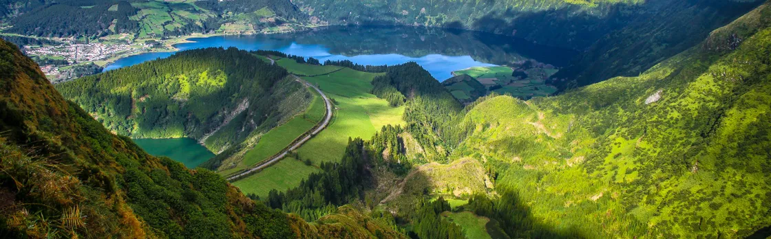 Sete Cidades and Ferraria full-day hiking tour