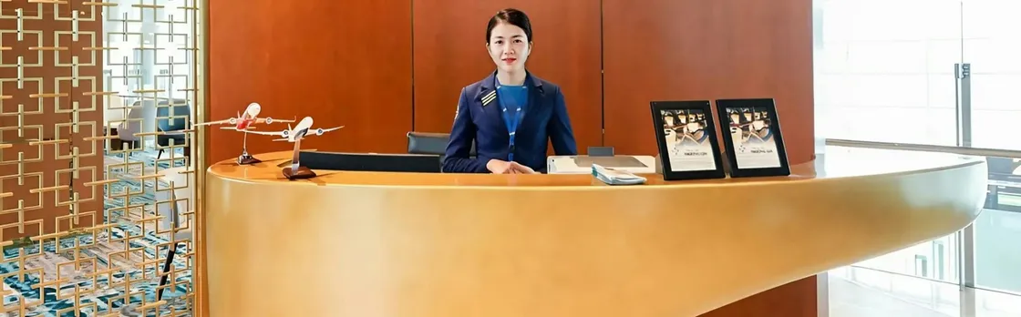 Access to the Van Don International Airport business lounge