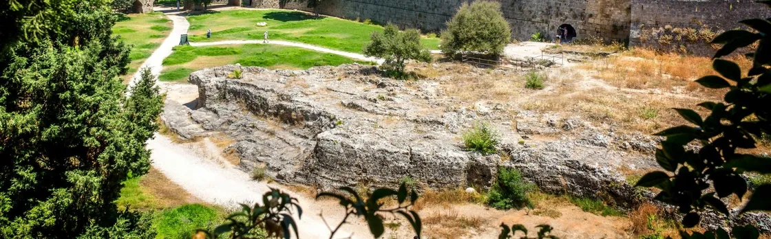Lindos Acropolis and Rhodes Old Town highlights tour