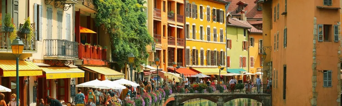 Annecy 2-hour introductory walking tour with a local