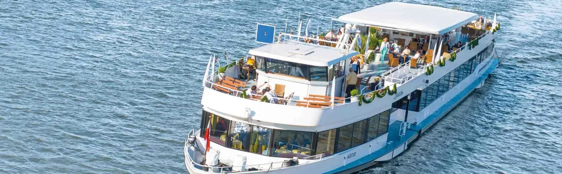 Harbor Tour in Linz