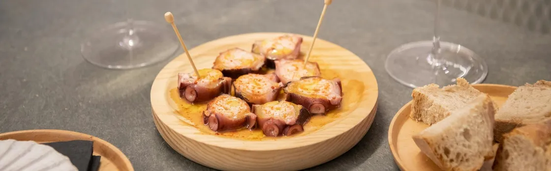 Old Town of A Coruña food and wine experience