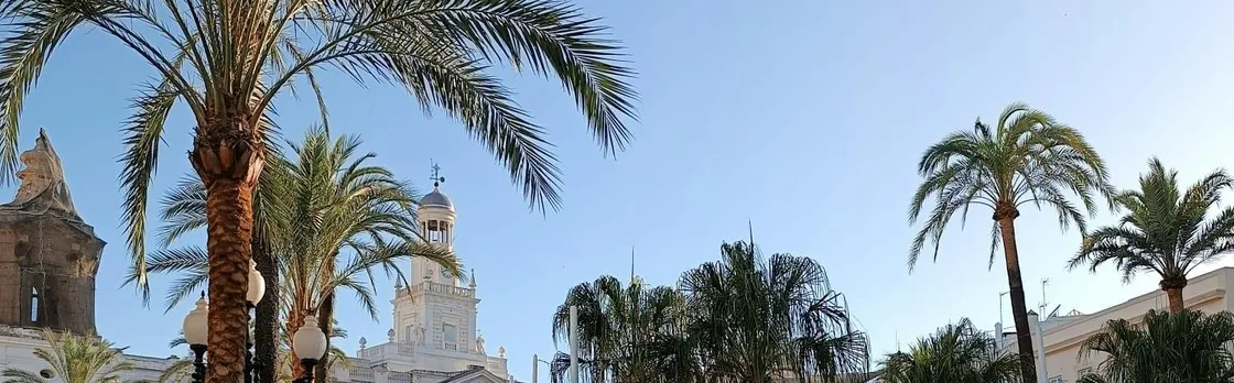 Cadiz Food Tour with Tapas & Drinks with a Local