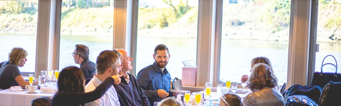 Champagne brunch cruise on Willamette river
