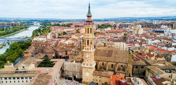 Zaragoza Scavenger Hunt and Highlights Self-Guided Tour