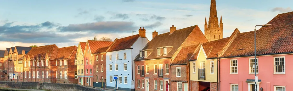 Norwich in-app tour and thrilling detective investigation