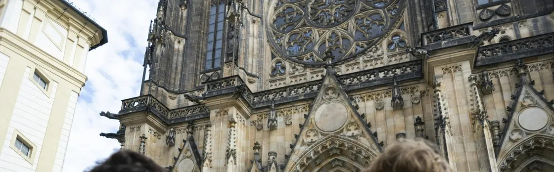Best of Prague by foot and bus with river cruise and Prague Castle
