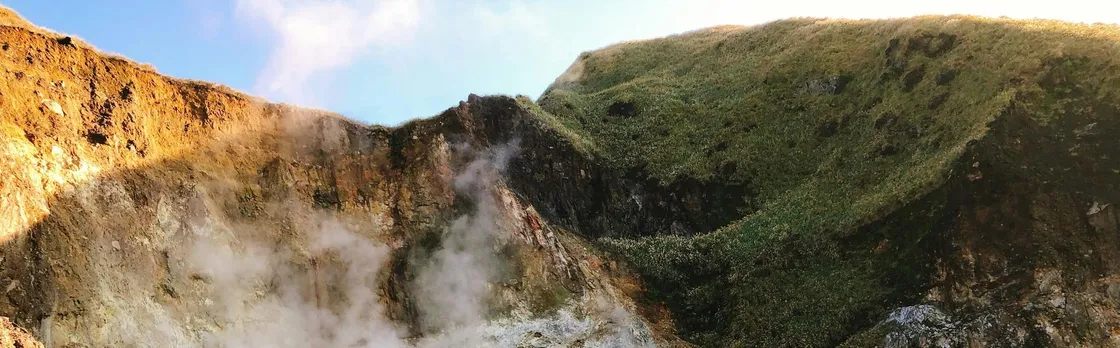 Full-Day Beitou and Yangmingshan Guided Tour from Taipei