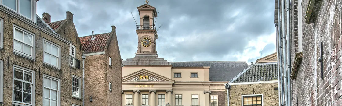 Self guided tour with interactive city game of Dordrecht