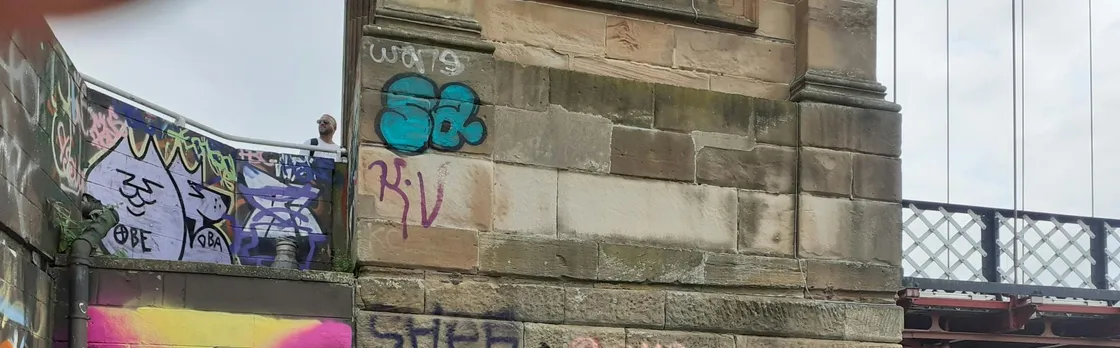 Glasgow street art tour