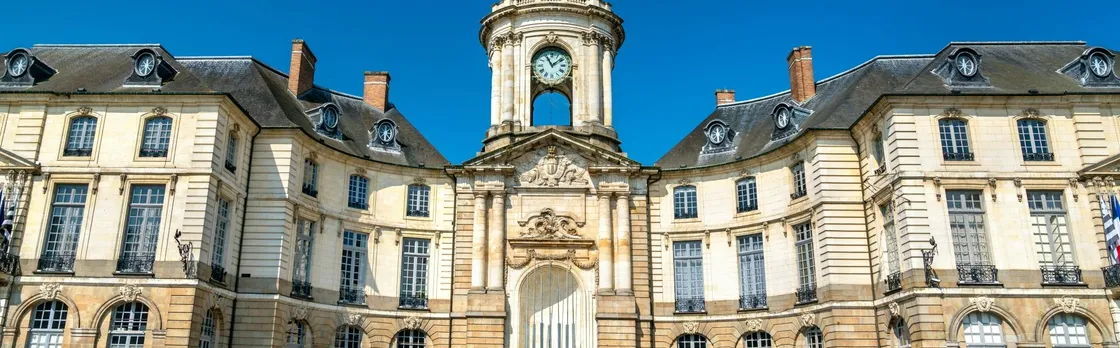 Rennes 2-hour introductory walking tour with a local
