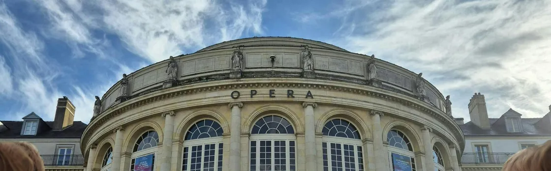 Explore Rennes freely with an immersive audio tour