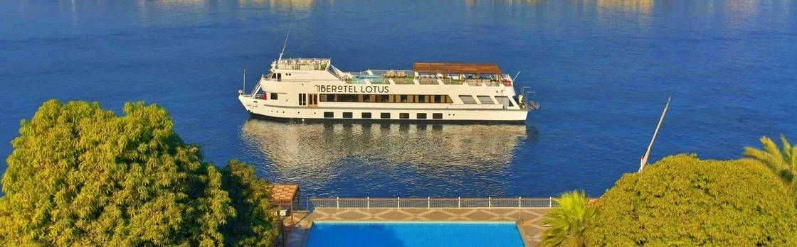 Luxor guided tour from Hurghada with Nile cruise and lunch
