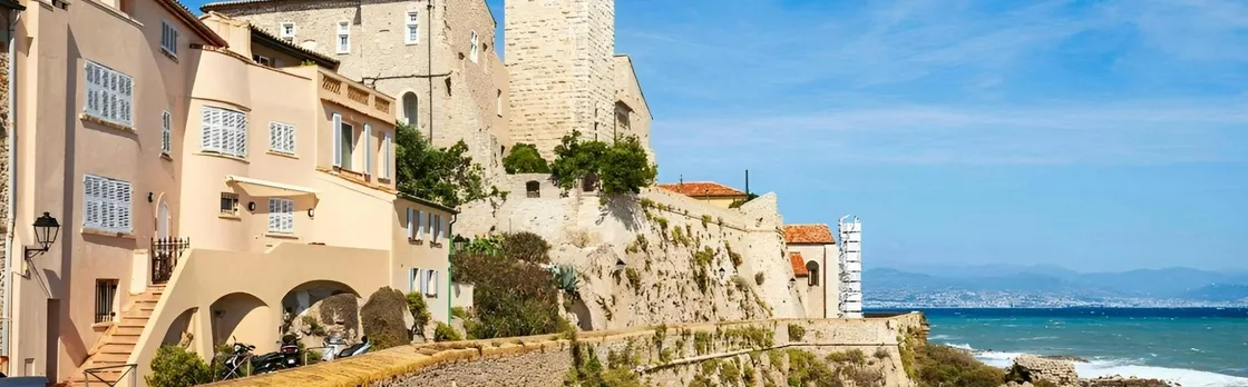 Antibes 2-hour introductory walking tour with a local