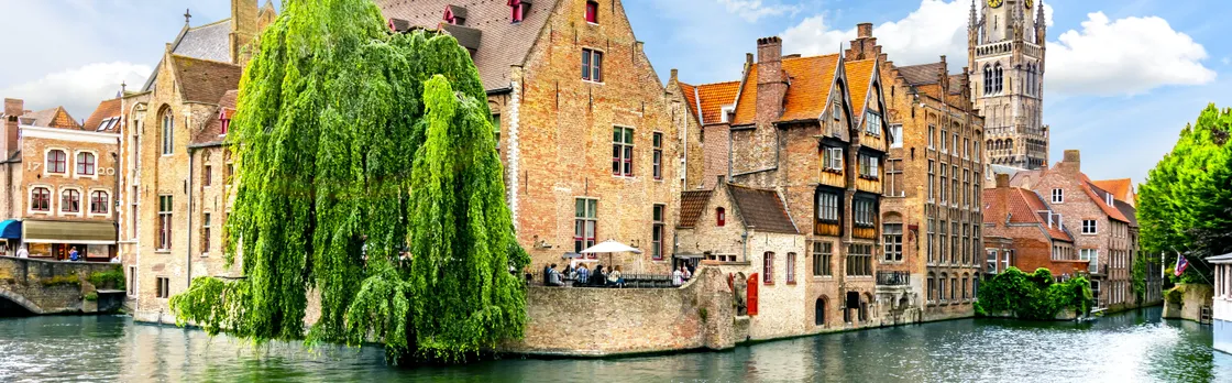 Self guided tour with interactive city game of Bruges