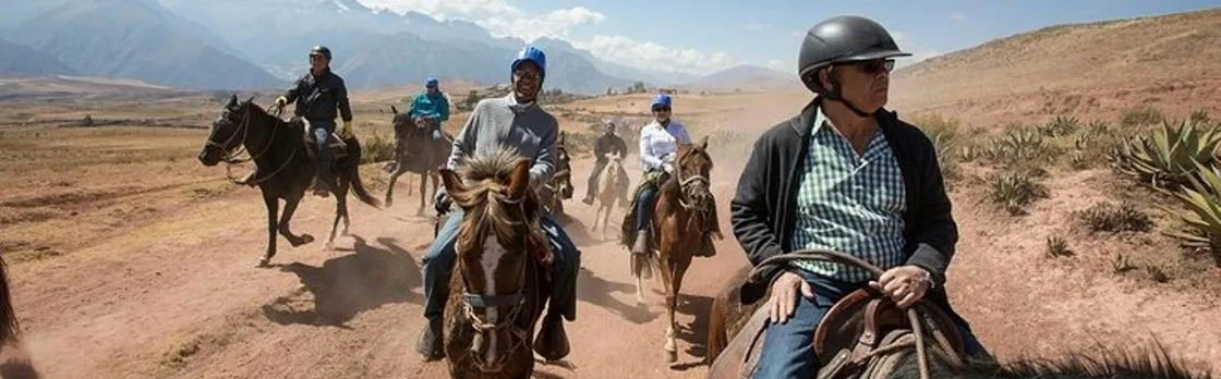 Half-day private tour riding on horseback around Cusco